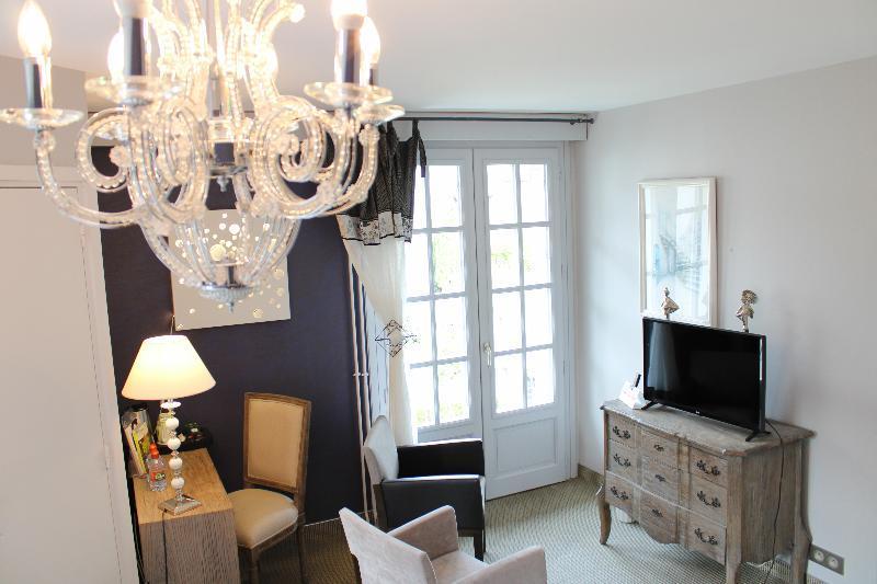 Le Bailliage Hotel & Spa Salers Εξωτερικό φωτογραφία